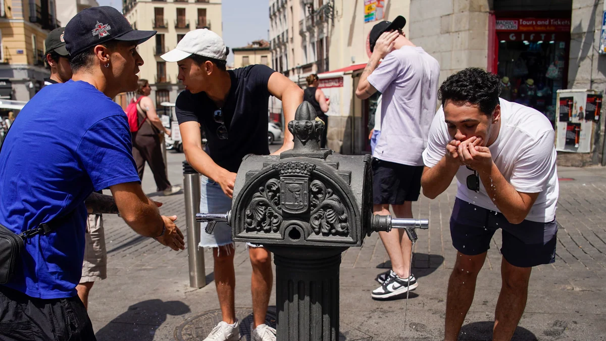 La razón por la que el agua ha cambiado de olor y sabor en algunas zonas de Madrid: una maniobra en los sistemas de filtrado