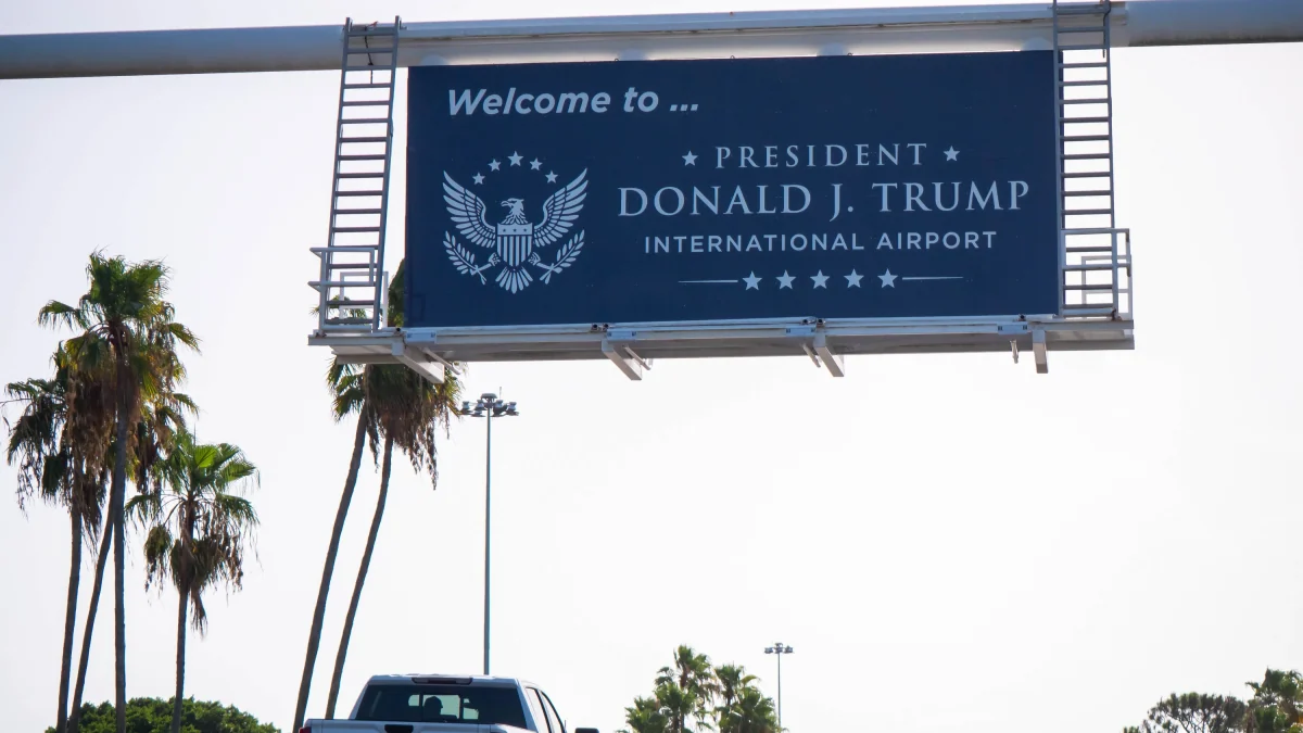 USA unter Trump: Flughafen wird offiziell nach Donald Trump benannt