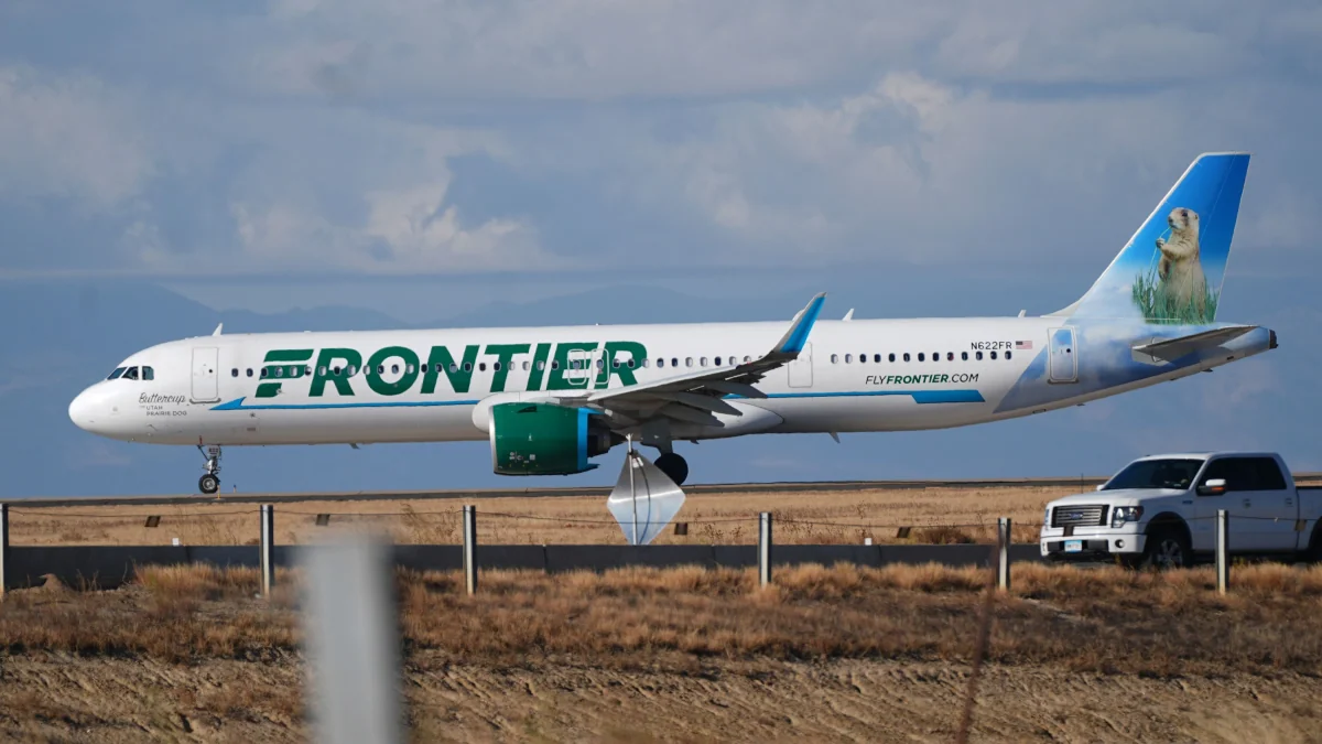 Auf Startbahn: Mensch in Denver von Flugzeug erfasst