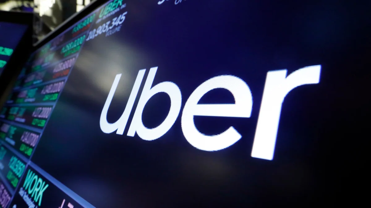 Lista de los objetos más extraños que dejan los argentinos en Uber: desde manteca a crocs