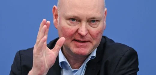 Wirtschaftsweiser Achim Truger will Beamte in gesetzliche Krankenversicherung (GKV) holen