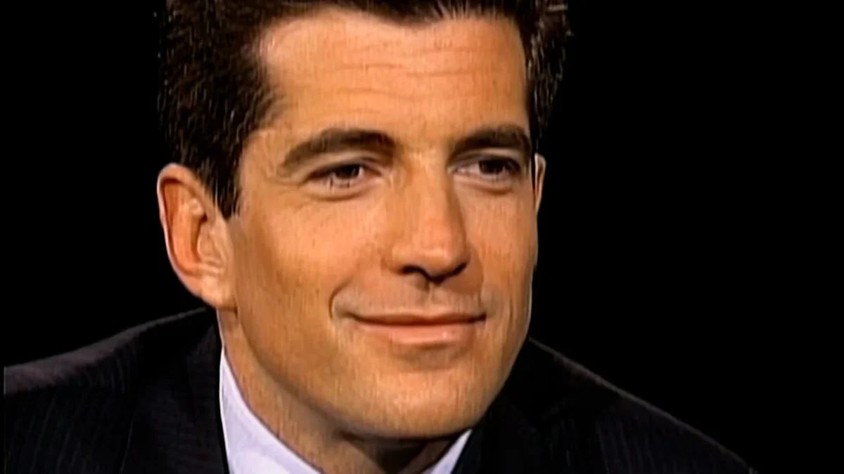 Las trágicas muertes de John Kennedy Jr., su esposa y su cuñada en un accidente de avión: ¿negligencia o decisión suicida?