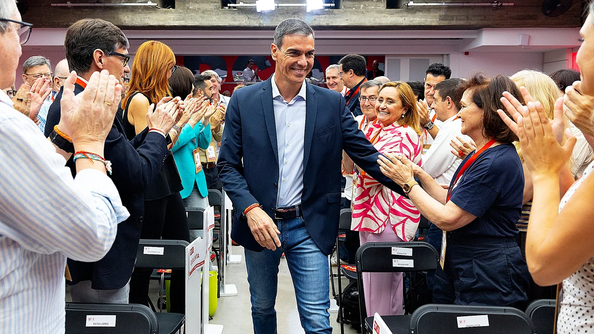 Sánchez ningunea al PSOE, limita la corrupción a "personas concretas" y oprime a la "corriente minoritaria" de los críticos