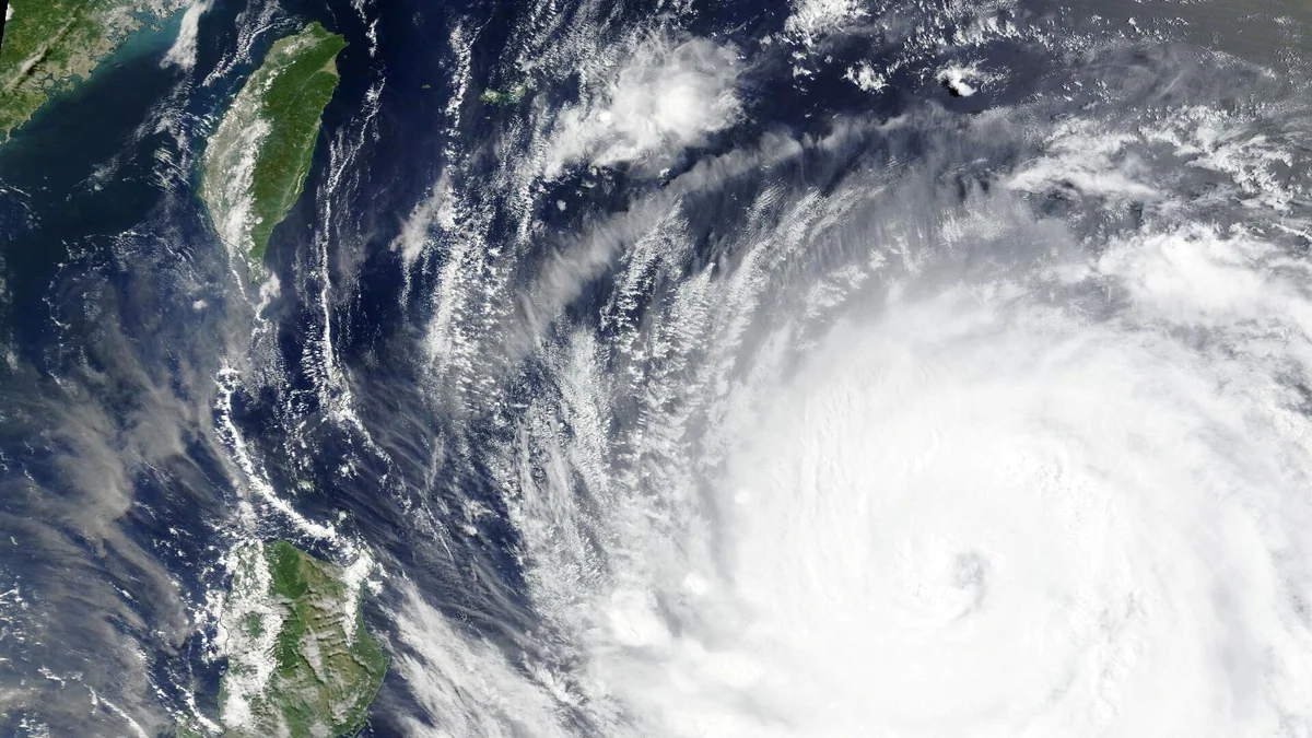 El tifón Bavi, una de las tormentas más poderosas de los últimos años, avanza hacia China y Taiwán