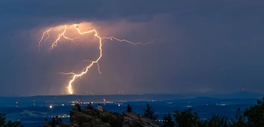 Wetterwarnung: Hitze, Gewitter und Sturm – Deutschland steckt im Wetter-Schwitzkasten