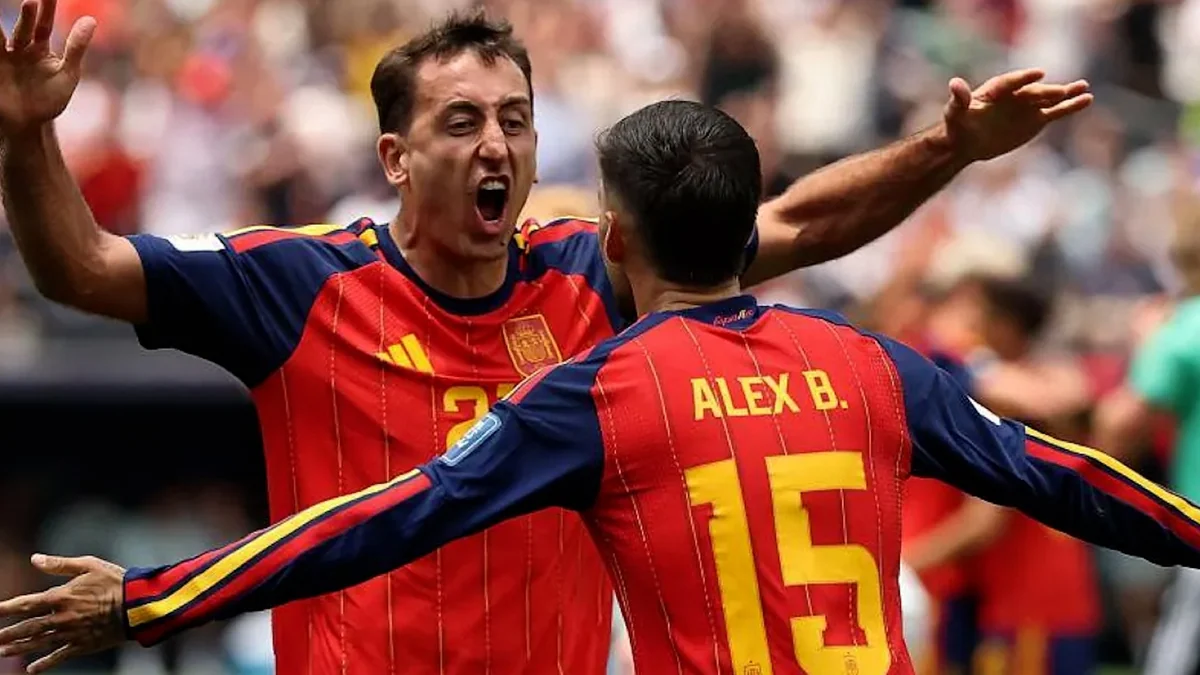 Pizzas, chupa-chups y unas gafas de 2.000 euros que no sirven para nada: así celebró España su renacer en el Mundial