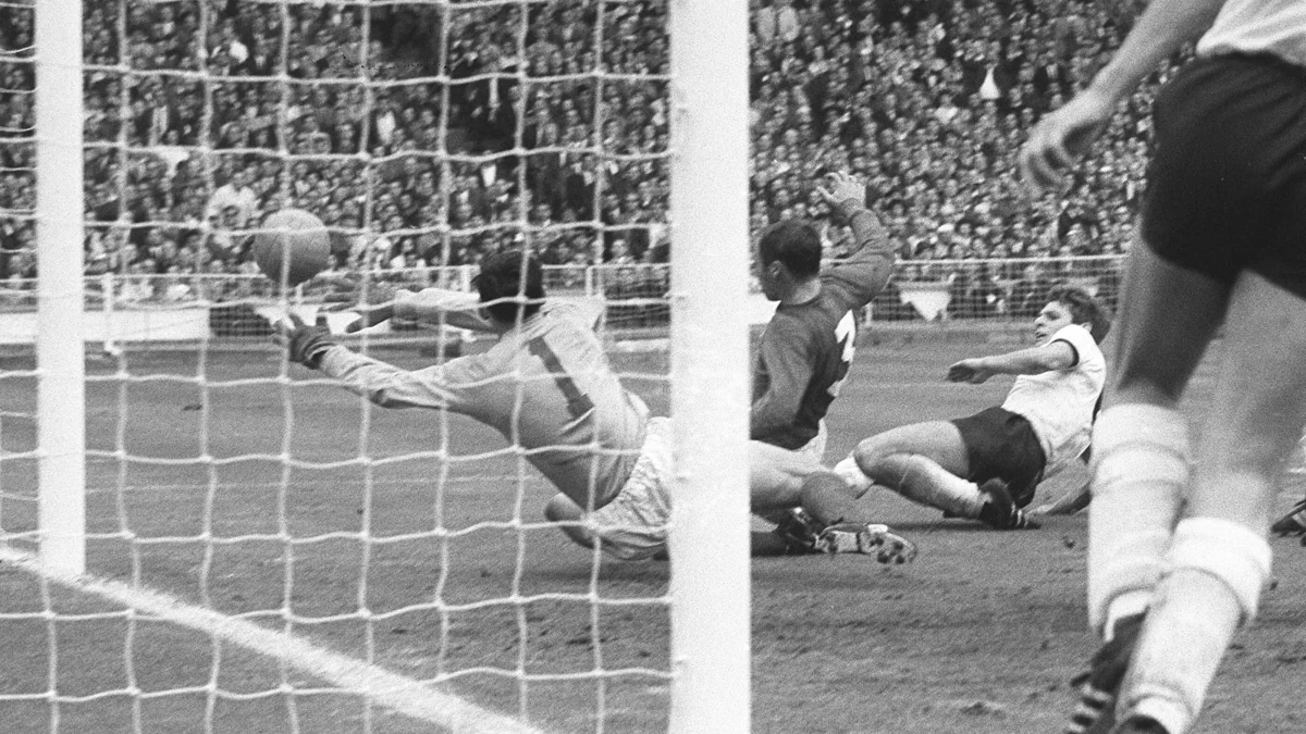 WM-Legende im Fragebogen: Was war für Sie das größte Glück als Fußballer, Wolfgang Weber?
