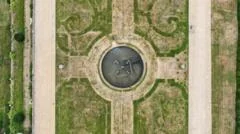 Parched grass reveals 'lost' 17th Century garden