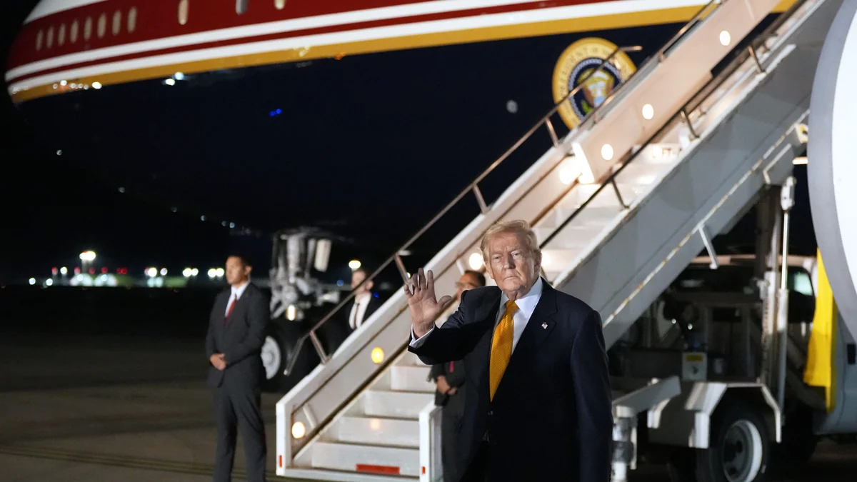 Trump cambia el tono por sorpresa en el avión de vuelta: "Hoy España dio marcha atrás por completo, fue muy generosa"