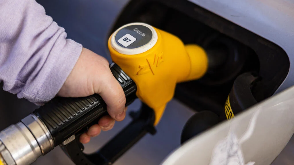 En direct : Les prix du pétrole chutent de plus de 3%, après la signature du protocole