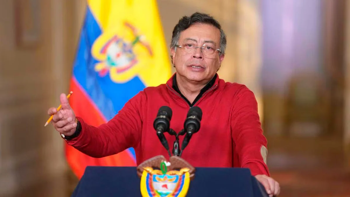 Petro aseguró que la reforma tributaria de De la Espriella podría incluir IVA para los huevos: “No digan después que no lo advertí”