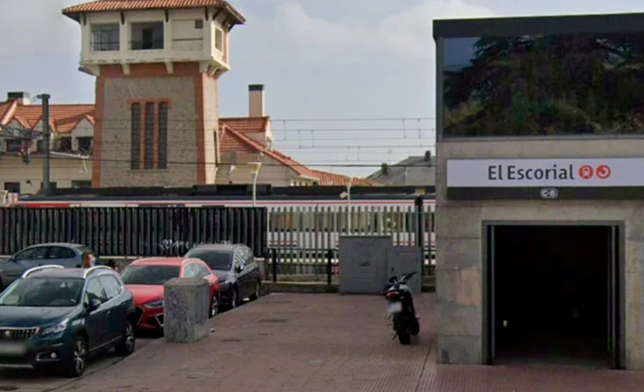 Cortada la línea de Cercanías entre El Escorial y Zarzalejo tras descarrilar un tren de mercancías