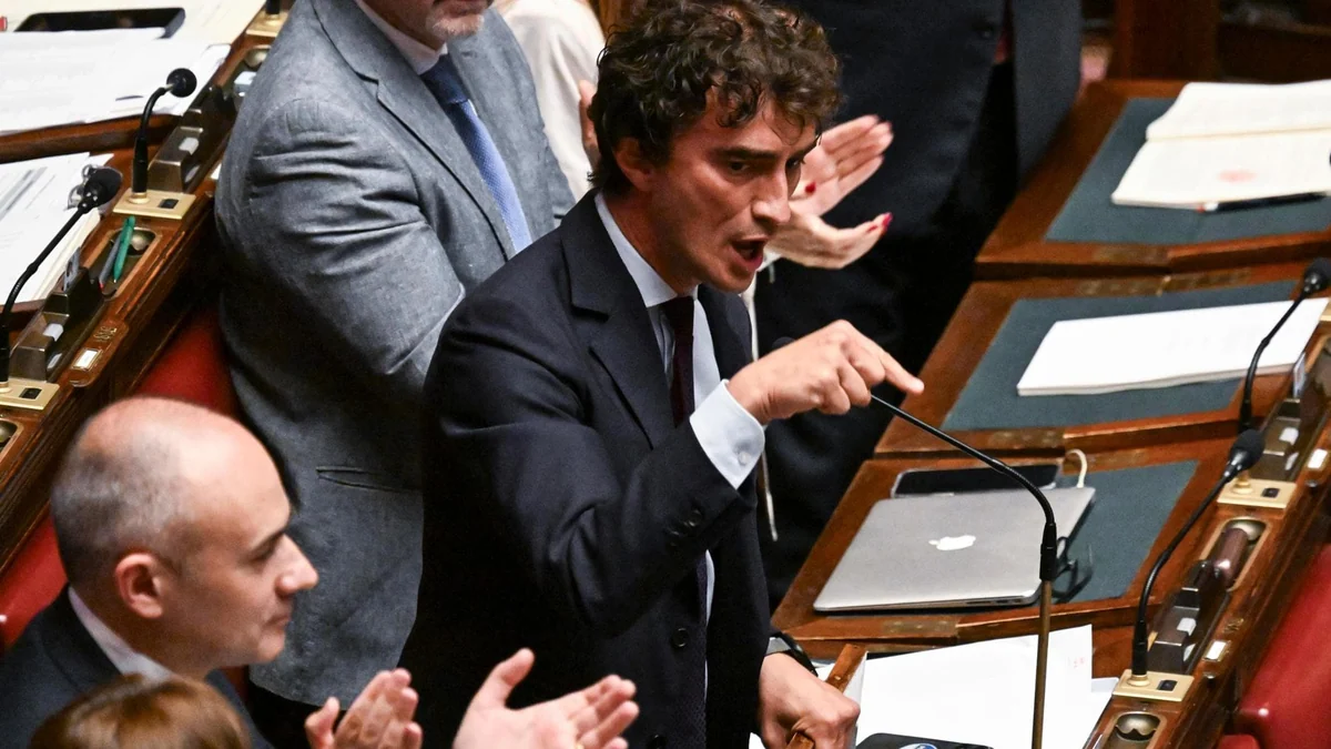 Bologna, FdI difende i poliziotti: “Intervento professionale e adeguato”. Cucchi: “Altro Magherini?”