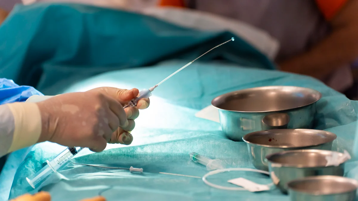 Una ola de especialistas de hospital de diferentes puntos de España dejarán hacer de horas extra para operar a partir del día 1