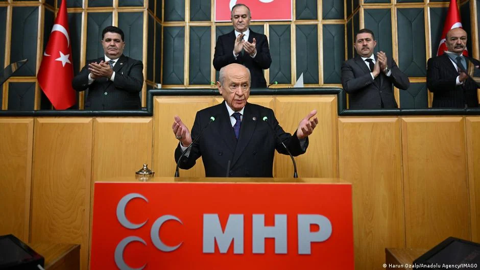 Bahçeli'den Öcalan'a statü önerisi, CHP'ye kayyuma itiraz