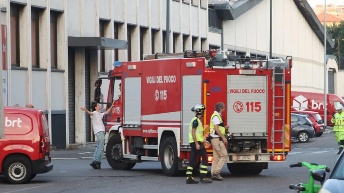 Domato il maxi incendio a Milano