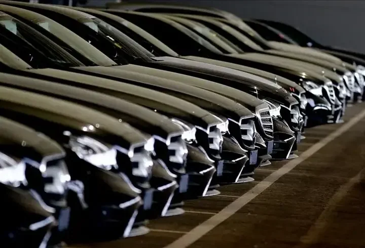 AB’de otomobil satışları arttı! Elektrikli araçlar güç kazanıyor