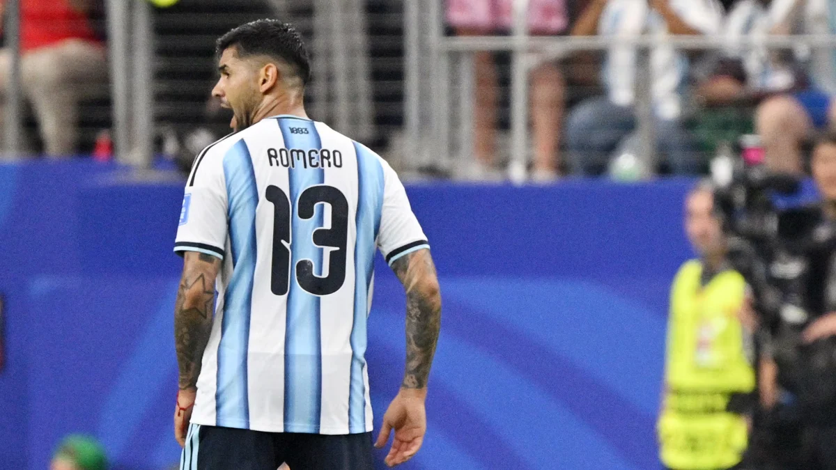 Cuti Romero reveló la charla que tuvo con los médicos de la selección argentina tras salir en el triunfo ante Austria en el Mundial