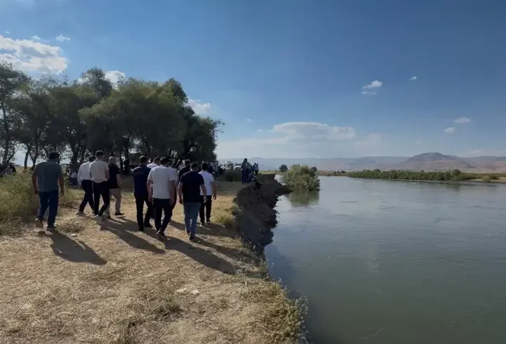 Murat Nehri'nde kaybolan Berat, dron ve İHA ile aranıyor