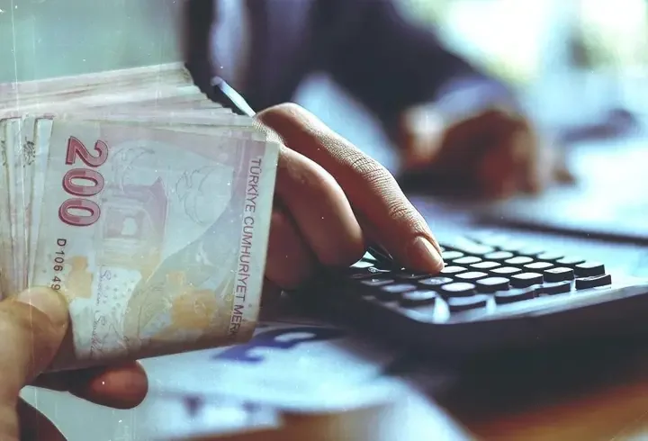 Milyonlar nefesini tuttu bekliyor! Memur ve emeklinin zam oranları belli oluyor
