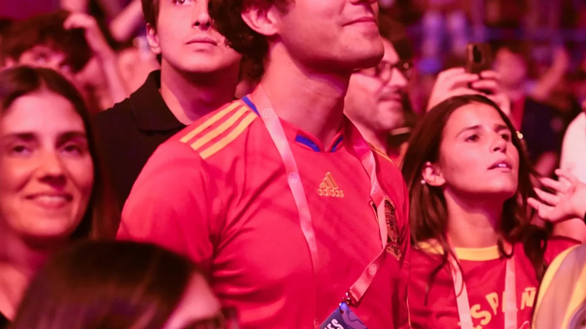 Tana Rivera y Roca Rey, espectadores de excepción de la fiesta de la Selección con Eugenia Martínez de Irujo