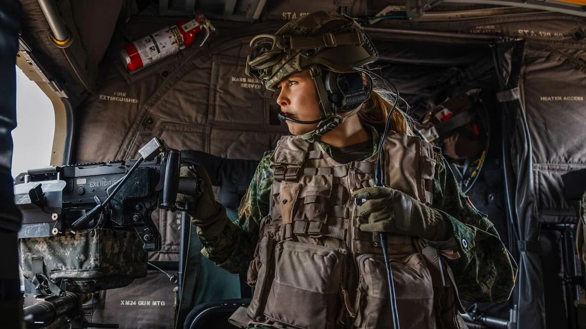 La princesa Amalia de Holanda termina su breve formación militar en la Real Fuerza Aérea con rifle en mano: ya se prepara para la Marina Real