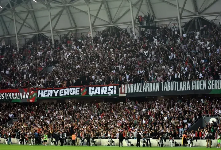 Karşıyaka'dan derbili start