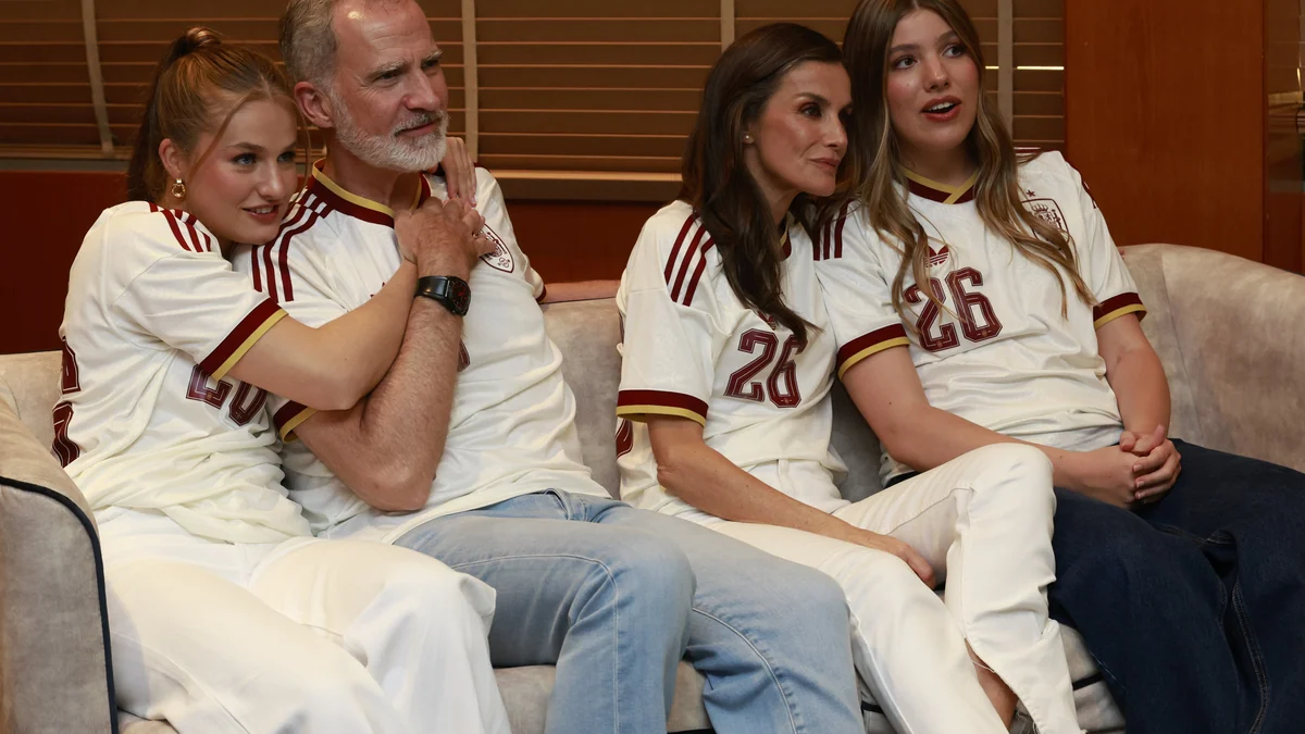 La pasión de la infanta Sofía por el fútbol: así ha crecido entre gradas, estadios y la camiseta de La Roja