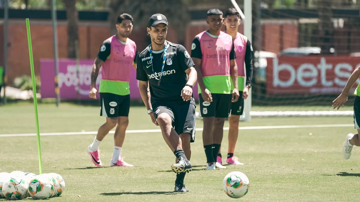 Lucas González aseguró que Edwin Cardona puede volver a ser “el mejor de Colombia en la mitad” después del primer entrenamiento con Atlético Nacional