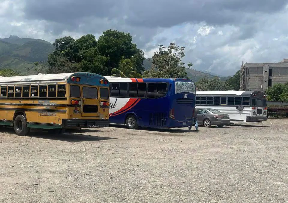 Violencia en Honduras: empresa de transporte suspende operaciones en Colón por amenazas de extorsión