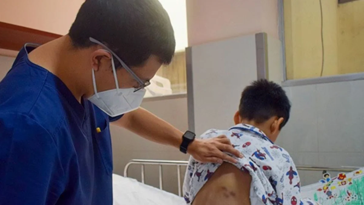 Médicos logran retirar fragmento de aguja incrustado en el tórax de un menor de seis años
