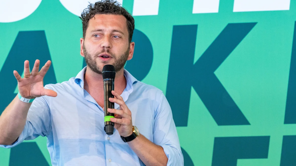Deutschland-Liveblog: Grüne erwägen juristische Schritte gegen Gesundheits-Sparpaket