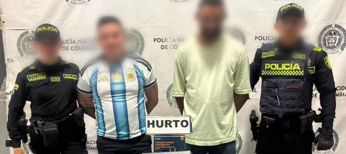 Policía capturó en Barranquilla a pareja que intentó comprar ‘a precio de huevo’ varios productos en almacén: cambió las etiquetas para pagar menos