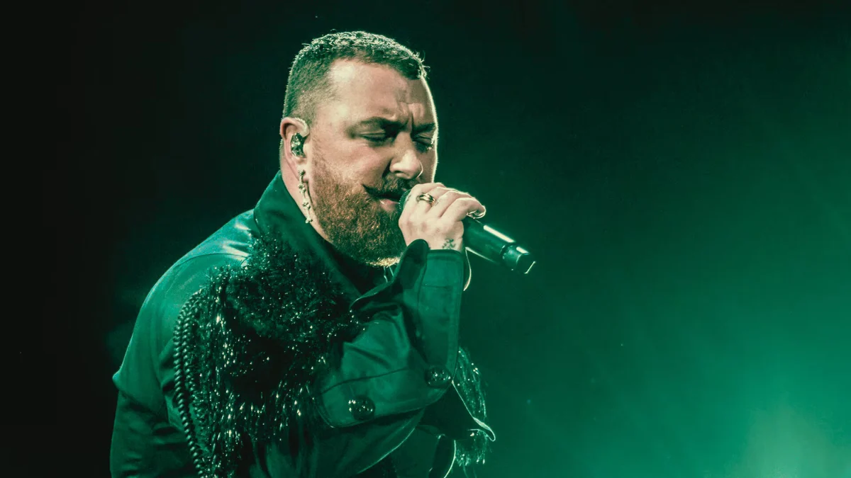 “Es la primera vez que escribo un disco entero sobre alguien y sigo con esa persona”, afirmó Sam Smith