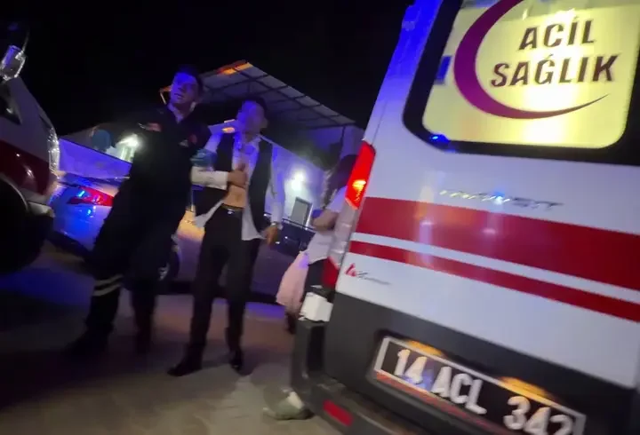 Bolu'da düğünde çıkan kavgada damatla birlikte 3 kişi yaralandı