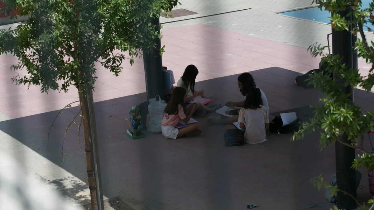 Radiografía de un cole achicharrado: más de 37 grados en unas aulas “ardientes” recién construidas