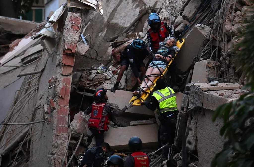 Estado de emergencia y "un número devastador de muertos" tras los dos terremotos que han sacudido Venezuela