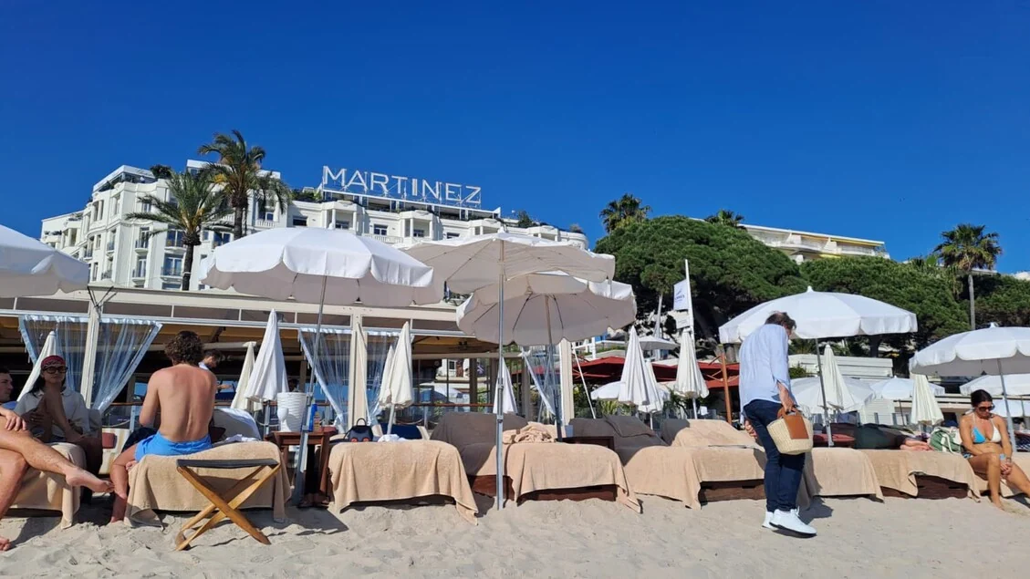 Cannes, al Martinez tutto pronto per le riprese di The White Lotus 4