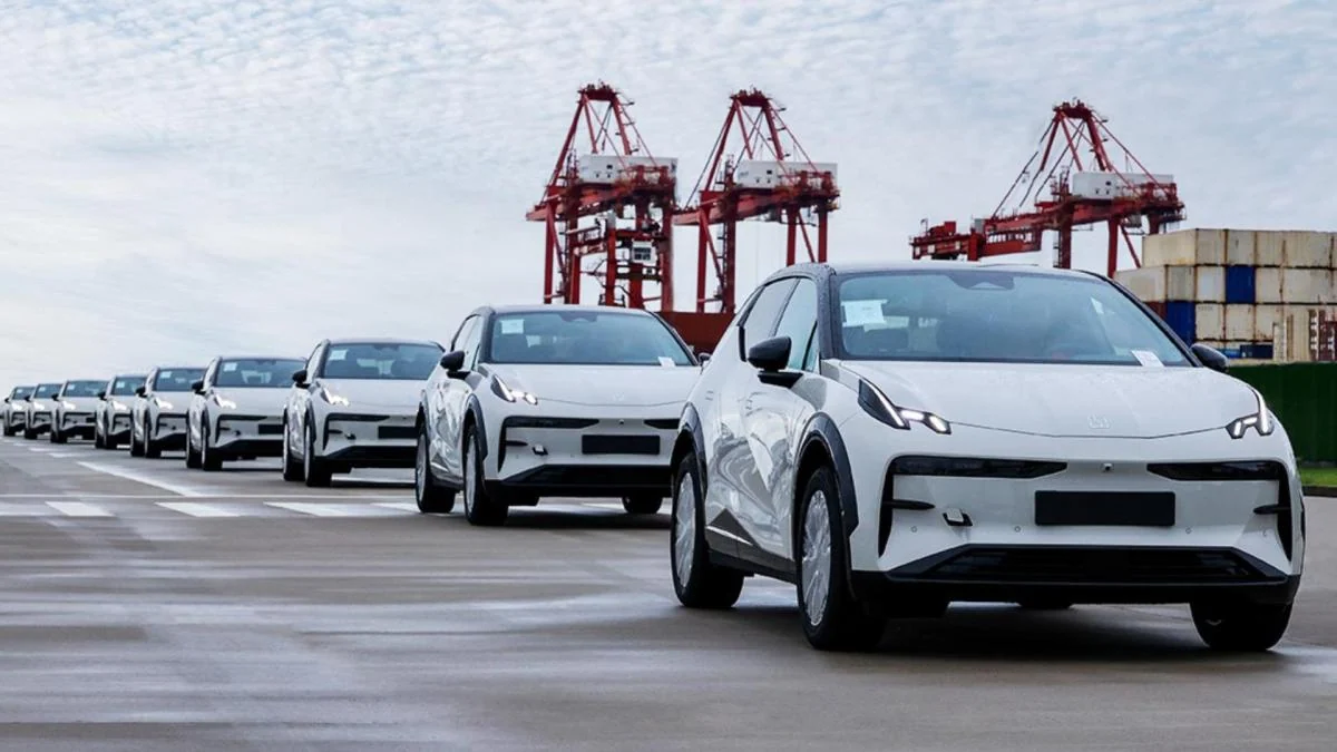Les pénuries de carburant poussent les Russes vers les voitures électriques chinoises
