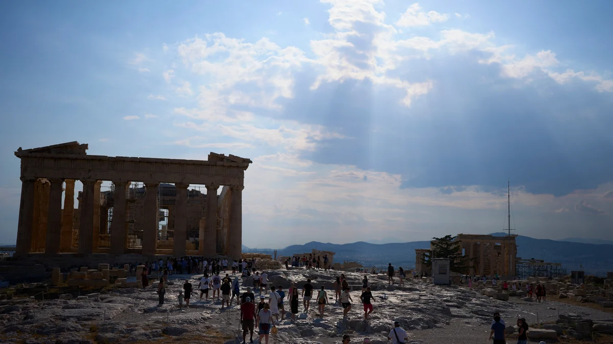 Un hombre apuñala a dos turistas cerca de la Acrópolis de Atenas