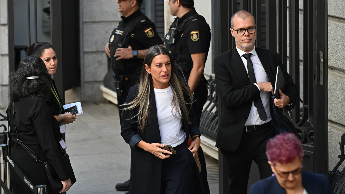 Junts 'retiene' al Papa y le pide que hable catalán en Barcelona y Sumar le entrega las peticiones del Sindicato de Inquilinas