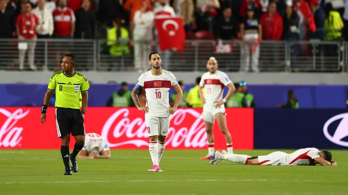 El "vergonzoso" desastre de Turquía, eliminada del Mundial: "Que hagan andando y nadando los 10.000 kilómetros entre San Francisco y Estambul"