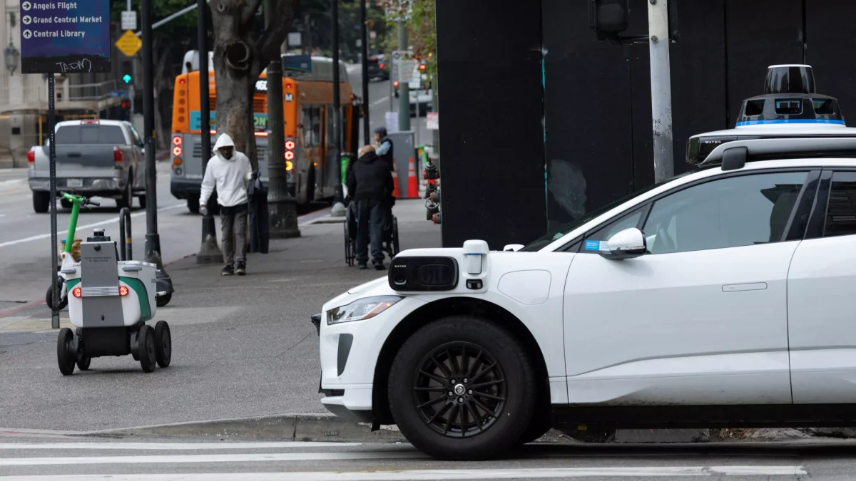 Robots-taxis : la Californie va verbaliser les voitures autonomes qui ne respectent pas le code de la route