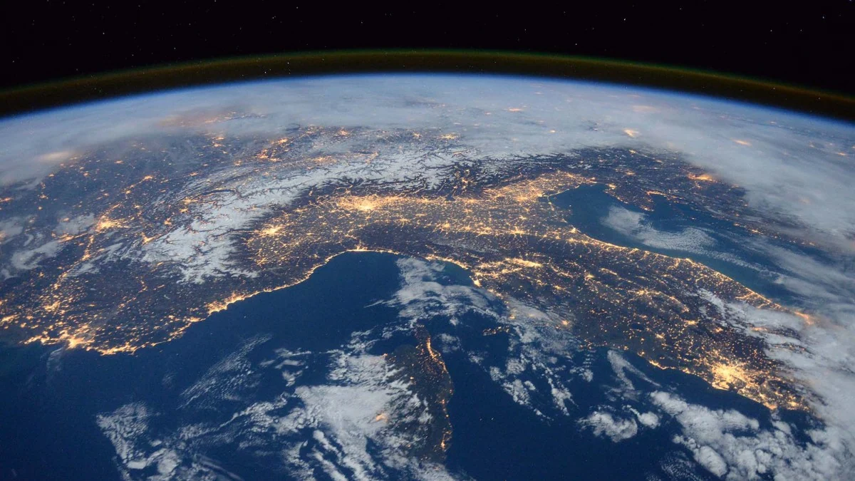 Vue par les satellites, la Méditerranée a battu ses records de température