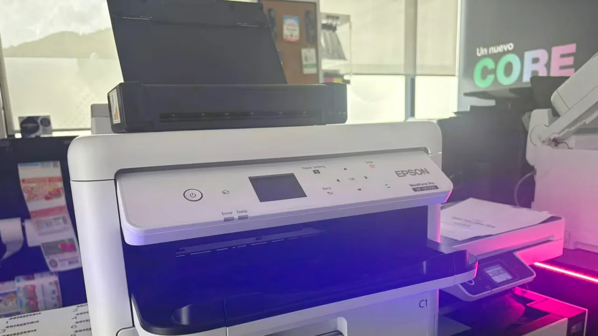 La tecnología que evita que la tinta de impresiones se corra aunque caiga agua