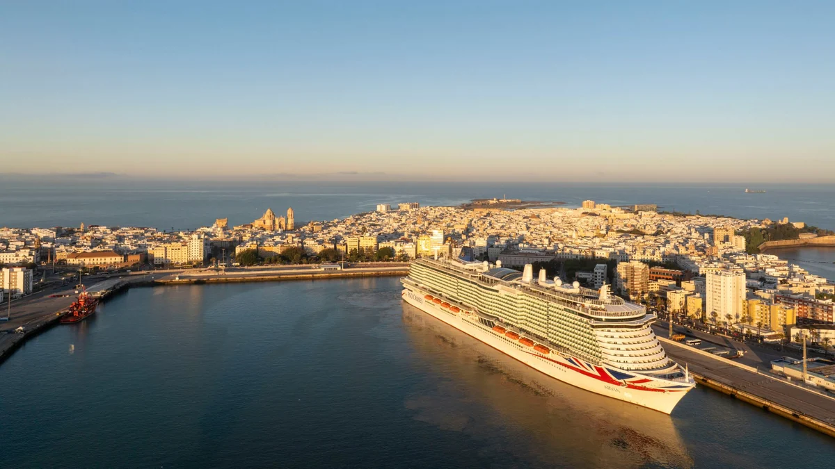 Cádiz tiene el tamaño y el clima perfectos. ¿Por qué se está vaciando desde hace años?
