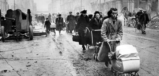 Kriegsende: Sollte der 8. Mai auch in Deutschland Feiertag sein? »Ja!« sagt die eine, »Nein!« der andere