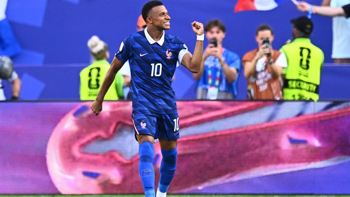El exabrupto de Mbappé tras la clasificación de Francia ante Paraguay: “Perdón por la expresión”