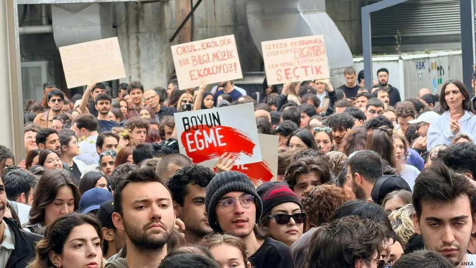 Erdoğan kapattığı Bilgi Üniversitesi'ni yeniden açtı