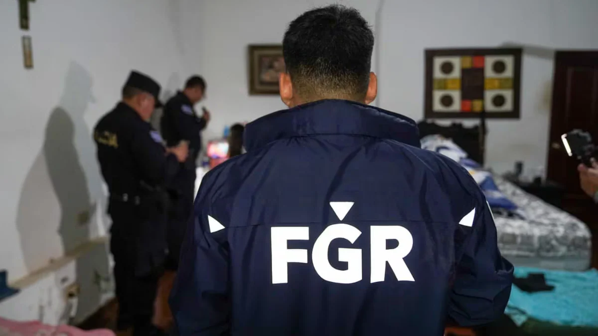 Capturaron a seis acusados de contrabandear celulares y consolas desde Estados Unidos en El Salvador